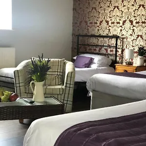 Norfolk Arms Hotel